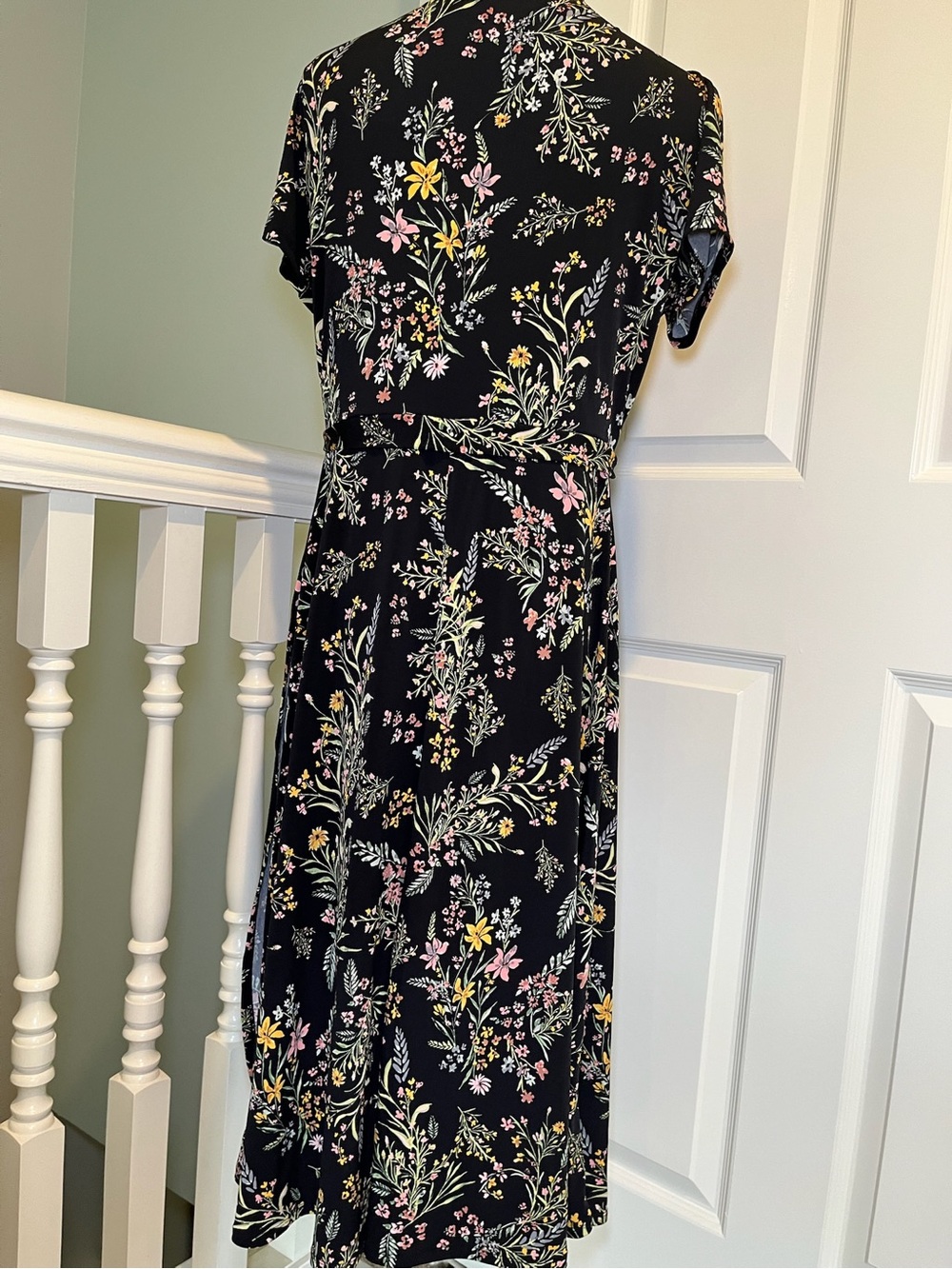 Rachel Zoe Black Floral Mock Wrap Pullover Midi Dress Pink & Yellow Blooms - Picture 3 of 10